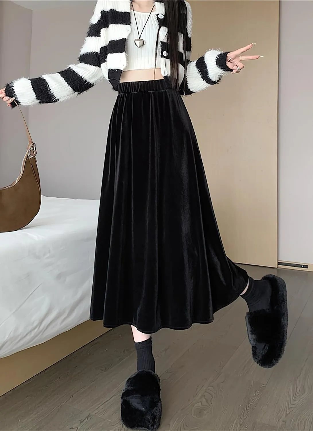 chouyatou Women's Fall Velvet Skirts High Elastic Waist Luxurious Parties Pleated A Line Swings Midi Skirt