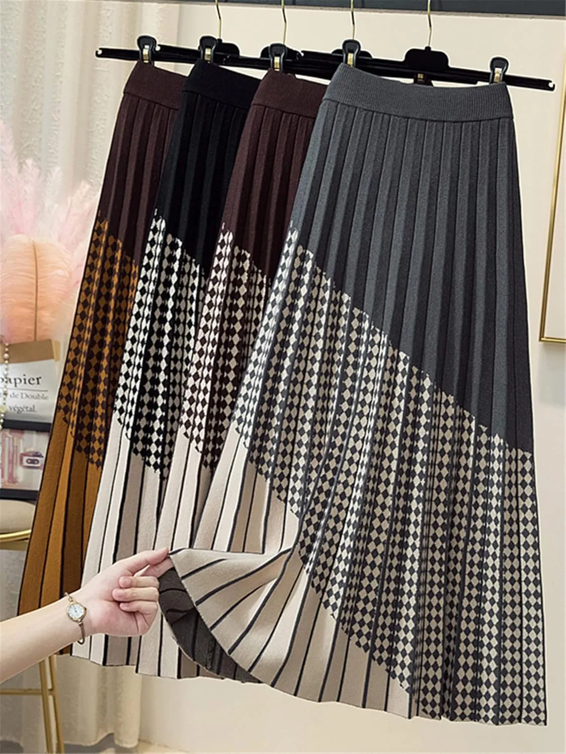 Contrast Plaid Knitted Midi Long Skirt for Women Fall Winter Vintage Soft Warm High Waist Pleated Skirt