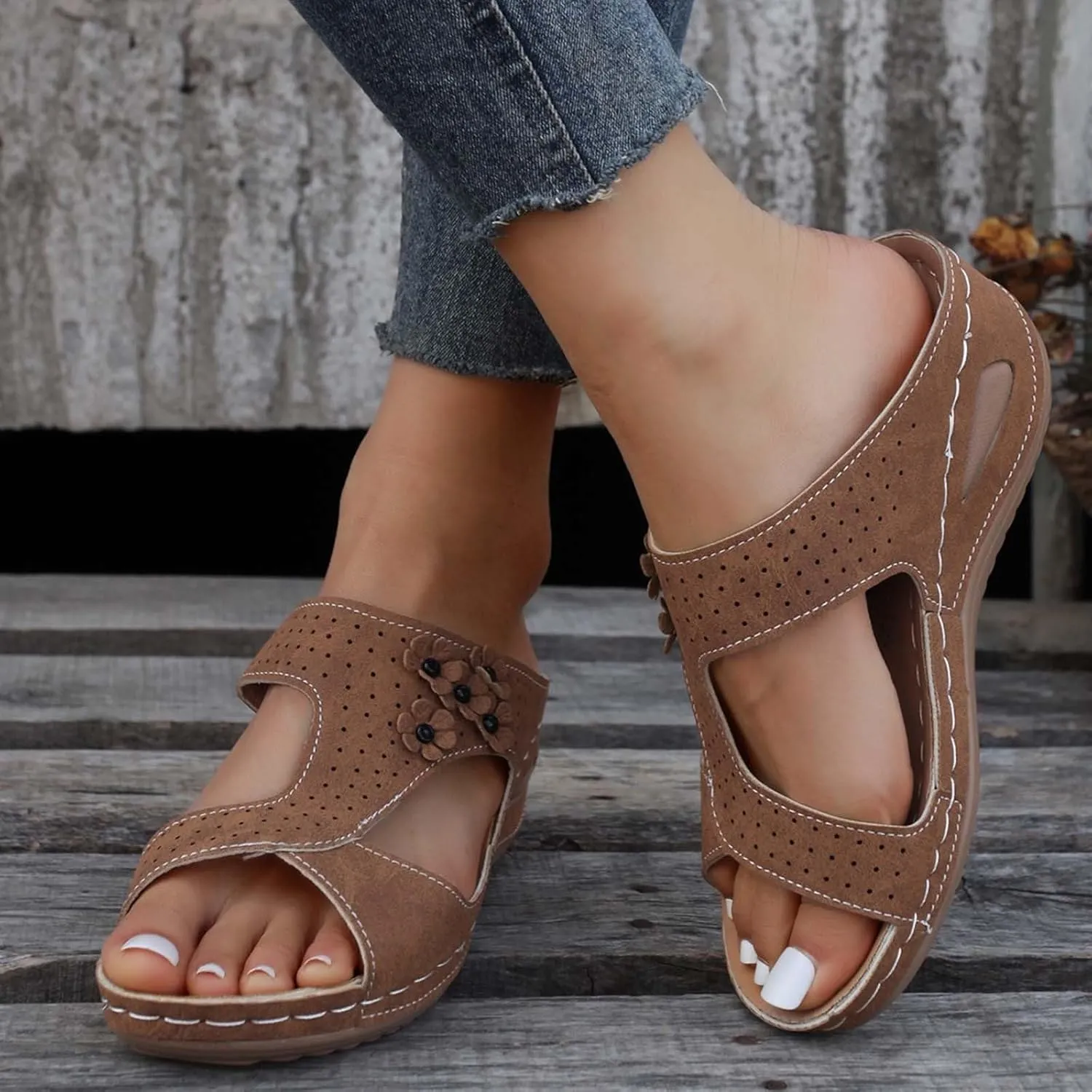 Eduavar Sandals for Women 2025 Slide Shoes Slip On Dressy Summer Open Toe Slippers Walking with Arch Support Beach Sandals