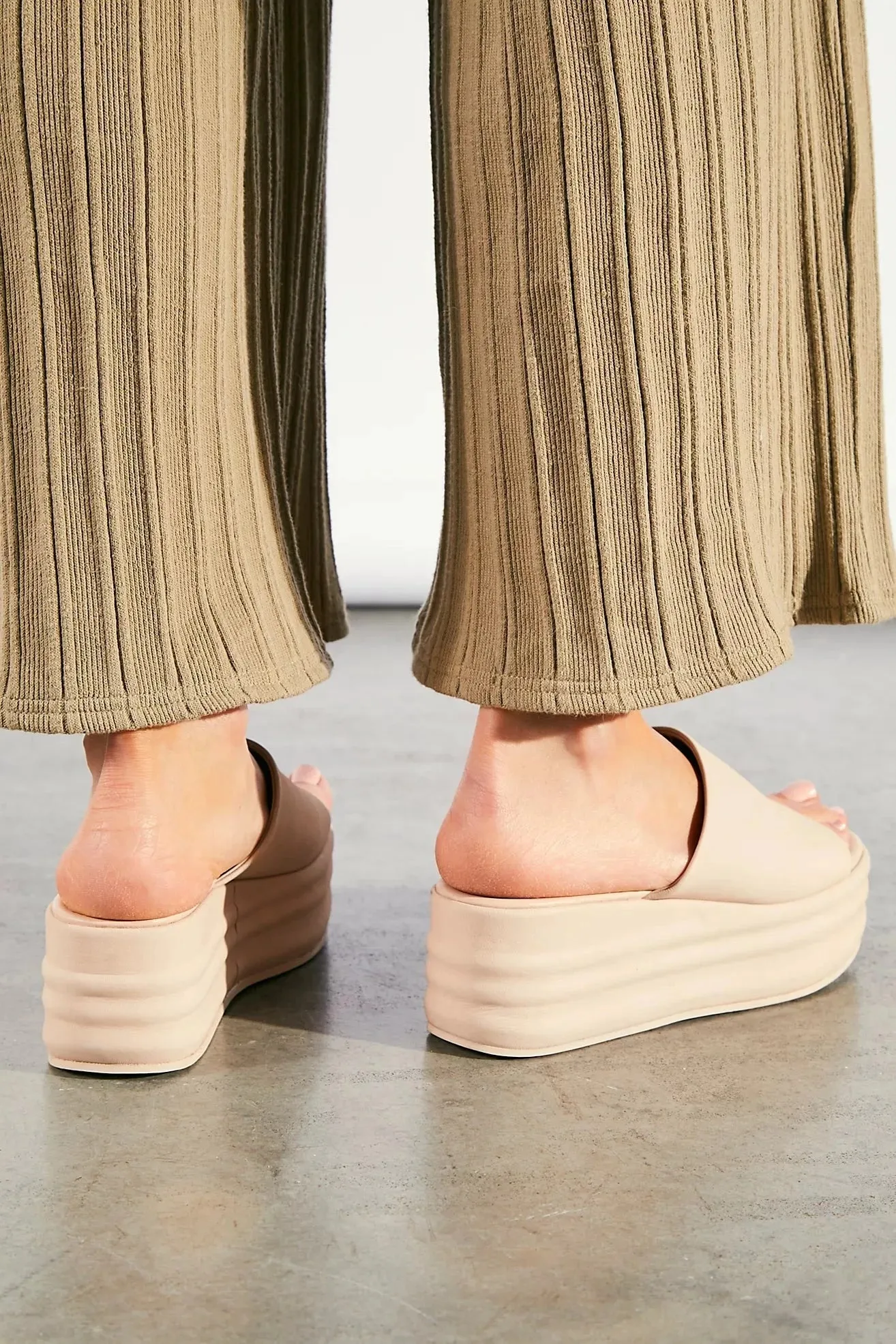 Harbor Flatform Sandals