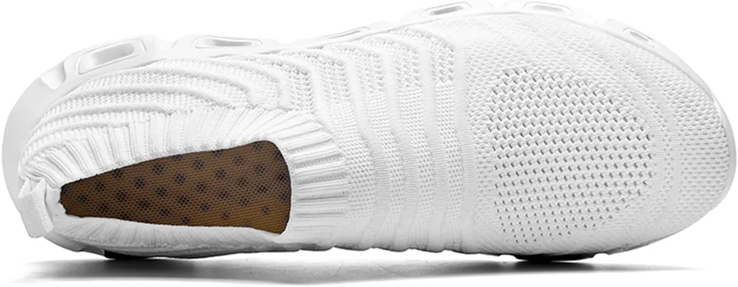 Men Sports Shoes Spring and Summer Fashionable New Pattern Breathable Mesh Sneaker Rack for Men Bedroom Shoes